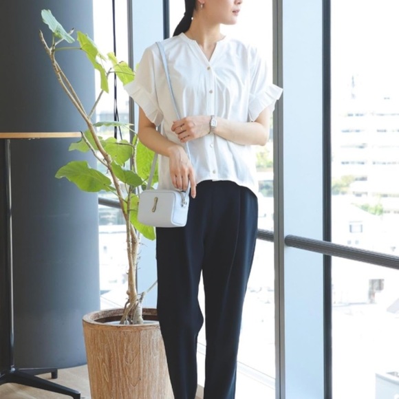 BEAMS Heart - White Button down V neck Short sleeve blouse shirt - Picture 2 of 15